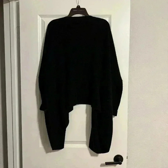 BLACK CARDIGAN SIZE MEDIUM - Picture 3 of 4